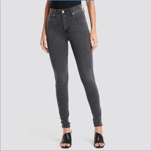 Levi’s Mile High Super Skinny